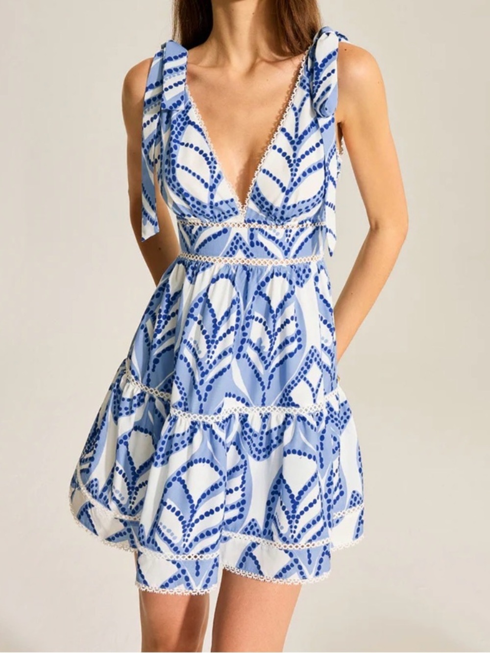 Commense Blue White Print Tiered Mini Dress Lace Trim V-Neck Size Small